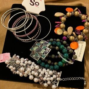 Ladies, 11 piece lot of new assorted, beautiful bracelets